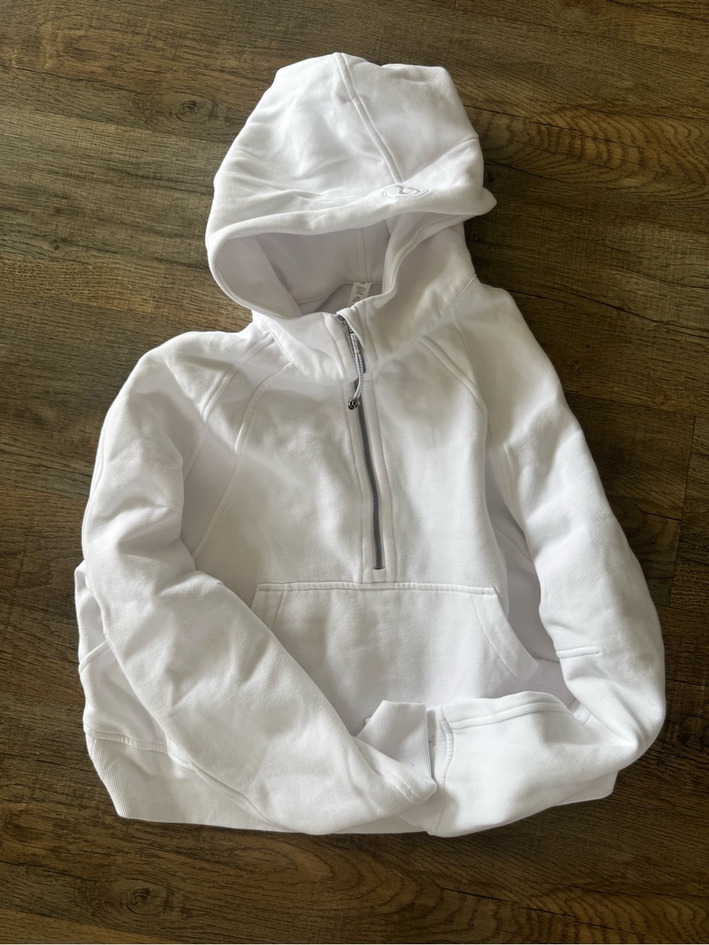 Like-New Lululemon Scuba White Hooded half-zipper M/L